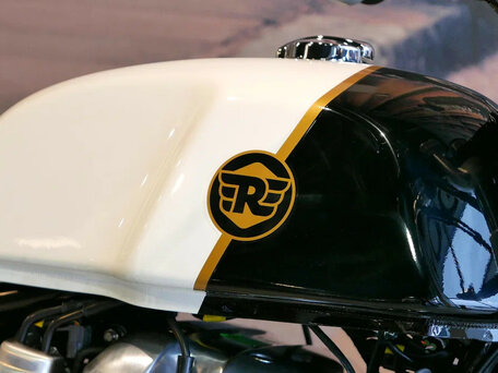 2025 Royal Enfield Continental GT, белый, 680000 рублей, вид 3