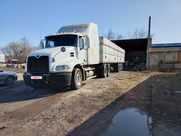2002 Mack Vision (CX), белый, 1200000 рублей - вид 4