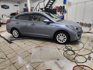 2018 Hyundai Solaris II, серый, 1640000 рублей, вид 2
