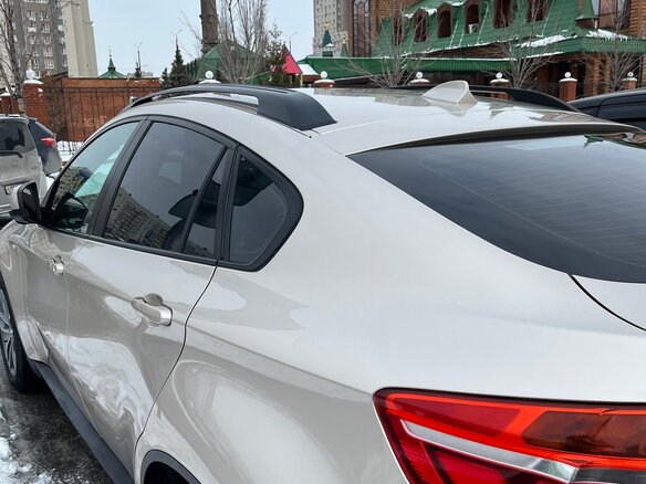 2013 BMW X6 35i I (E71) Рестайлинг, серый, 1950000 рублей - вид 4