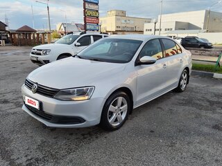 2011 Volkswagen Jetta VI, серебристый, 580000 рублей, вид 2