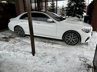 2021 Mercedes-Benz E-Класс 200 V (W213, S213, C238) Рестайлинг, белый, 6000000 рублей, вид 4