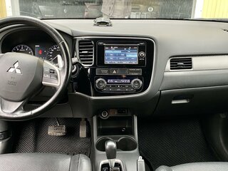 2012 Mitsubishi Outlander III, чёрный, 2080000 рублей, вид 1