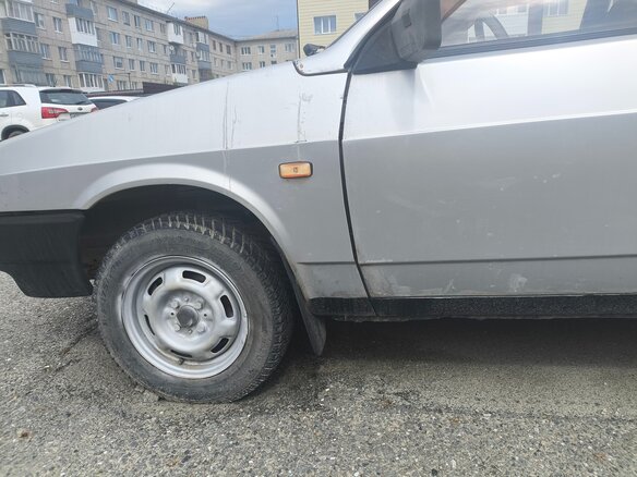 2001 Lada (ВАЗ) 21093i, серебристый, 170000 рублей - вид 9