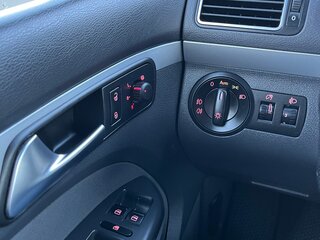 2012 Volkswagen Touran I Рестайлинг 2, серебристый, 950000 рублей, вид 2
