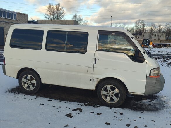 2000 Mitsubishi Delica Van IV, белый, 550000 рублей - вид 1