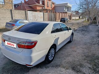 2015 Toyota Camry VII (XV50) Рестайлинг, белый, 2500000 рублей, вид 3