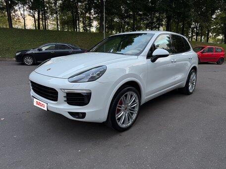 2016 Porsche Cayenne S II Рестайлинг (958), белый, 2650000 рублей, вид 4