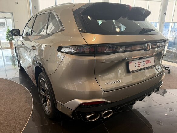 2025 Changan CS75 Plus IV, золотистый, 4339900 рублей - вид 5