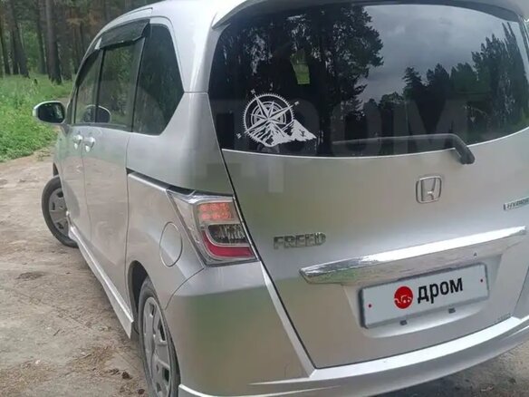 2012 Honda Freed I Рестайлинг, серебристый, 1010000 рублей - вид 3