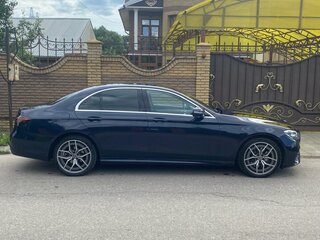 2020 Mercedes-Benz E-Класс 220 d V (W213, S213, C238) Рестайлинг, синий, 2980000 рублей, вид 4