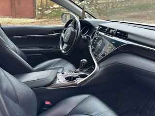 2019 Toyota Camry VIII (XV70), белый, 2700000 рублей, вид 4