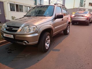 2012 Chevrolet Niva I Рестайлинг, серый, 699000 рублей, вид 1