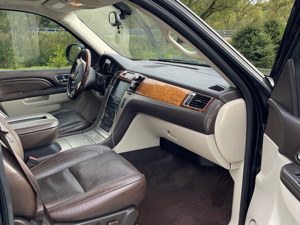 2012 Cadillac Escalade III, чёрный, 2200000 рублей - вид 5