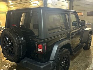 2023 Jeep Wrangler IV (JL), чёрный, 5600000 рублей, вид 4