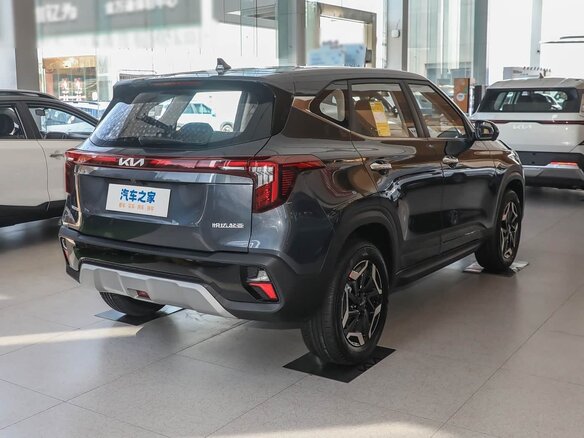 2026 Kia Seltos I Рестайлинг, белый - вид 5