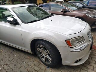 2011 Chrysler 300C II, белый, 2200000 рублей, вид 4