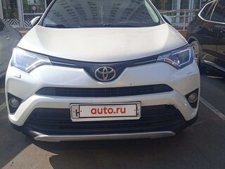2017 Toyota RAV4 IV (XA40) Рестайлинг, белый, 2500000 рублей, вид 1