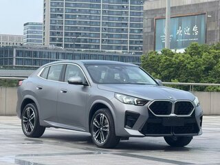 2025 BMW X2 sDrive18i II (U10), серый, 4500000 рублей, вид 5