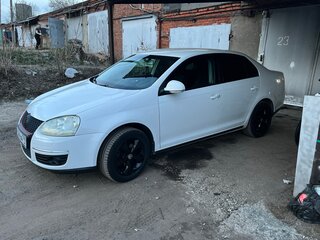 2010 Volkswagen Jetta V, белый, 600000 рублей, вид 2