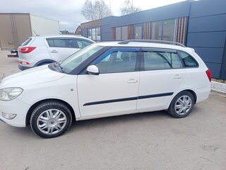 2011 Skoda Fabia II Рестайлинг, белый, 490000 рублей, вид 5