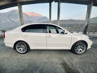 2012 Skoda Octavia II (A5) Рестайлинг, белый, 850000 рублей, вид 4