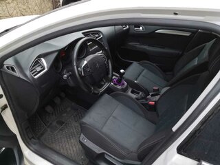 2012 Citroen C4 II, белый, 700000 рублей, вид 2