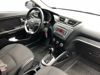 2015 Kia Rio III Рестайлинг, серебристый, 750000 рублей, вид 3