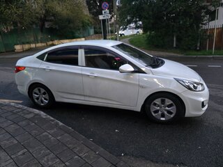 2013 Hyundai Solaris I, белый, 500000 рублей, вид 4
