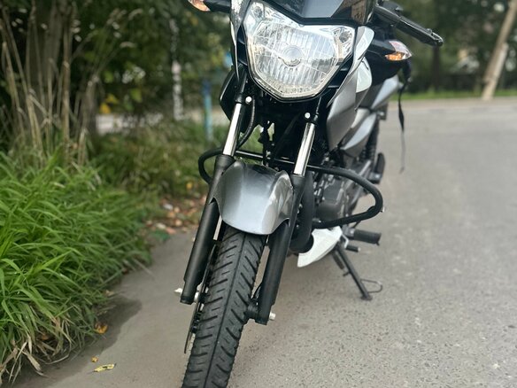 2023 Bajaj Pulsar NS 125, белый, 160000 рублей - вид 9