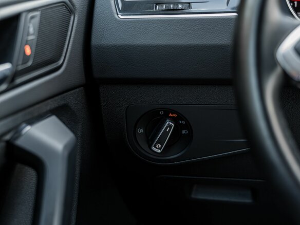2021 Volkswagen Tiguan II Рестайлинг, коричневый - вид 10