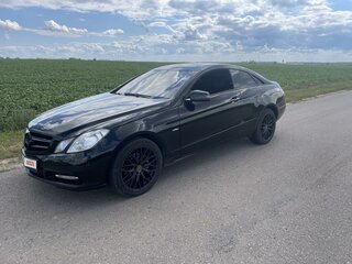 2011 Mercedes-Benz E-Класс 200 7G-Tronic IV (W212, S212, C207), чёрный, 1400000 рублей, вид 2