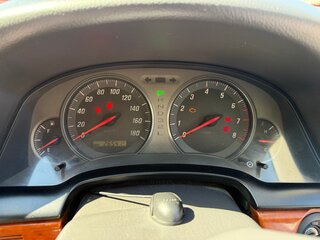 2001 Toyota Mark II IX (X110), белый, 700000 рублей, вид 5
