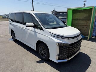 2025 Toyota Voxy IV (R90), белый, 3857000 рублей, вид 2