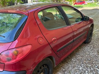 2004 Peugeot 206, красный, 160000 рублей, вид 4