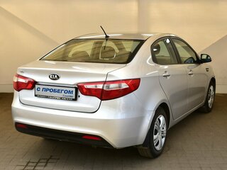 2013 Kia Rio III, серебристый, 690000 рублей, вид 4