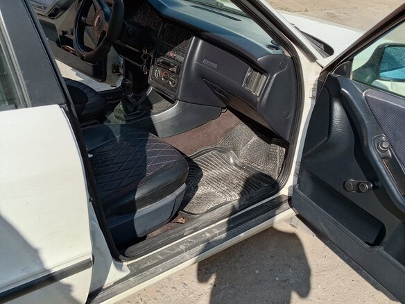 1992 Audi 80 V (B4), белый, 310000 рублей - вид 5
