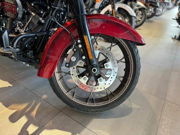 2023 Harley-Davidson Road Glide, пурпурный, 3690000 рублей - вид 11