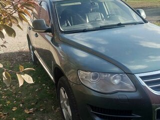 2008 Volkswagen Touareg I Рестайлинг, зелёный, 1550000 рублей, вид 1