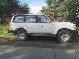 1996 Toyota Land Cruiser 80 Series Рестайлинг, белый, 900000 рублей, вид 2