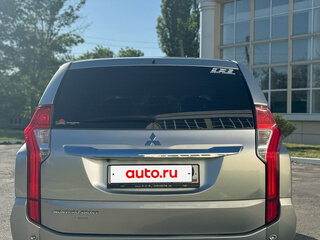 2016 Mitsubishi Montero Sport III, серый, 2000000 рублей, вид 4