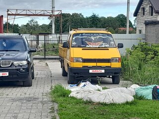 1992 Volkswagen Transporter T4, жёлтый, 450000 рублей, вид 1