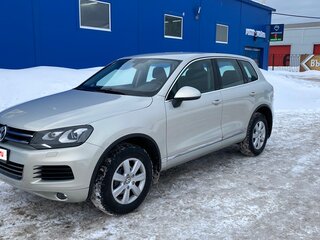 2011 Volkswagen Touareg II, серебристый, 2000000 рублей, вид 1