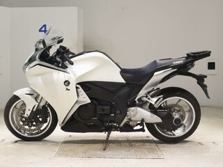 2010 Honda VFR 1200, белый, 953000 рублей, вид 1