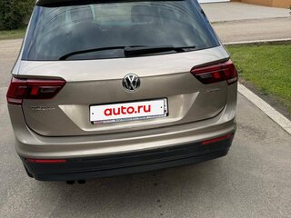 2020 Volkswagen Tiguan II, коричневый, 2380000 рублей, вид 3