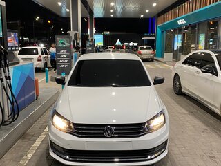 2019 Volkswagen Polo V Рестайлинг, белый, 800015 рублей, вид 1