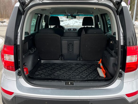 2014 Skoda Yeti I Рестайлинг, серебристый, 950000 рублей - вид 12