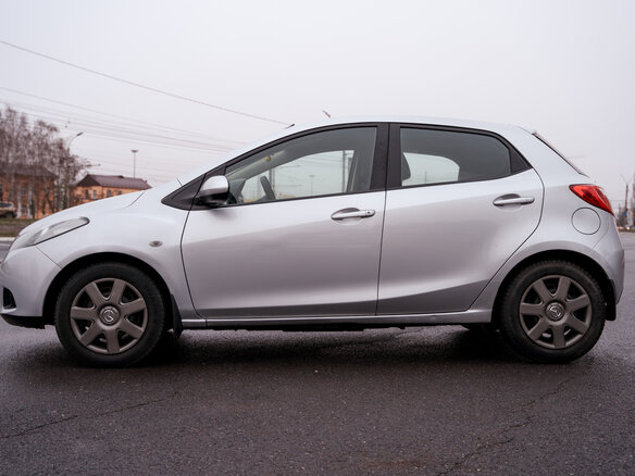 2008 Mazda 2 II (DE), серебристый - вид 3