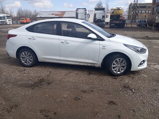 2019 Hyundai Solaris II, белый, 1300000 рублей, вид 4