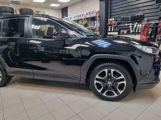 2021 Toyota RAV4 V (XA50), чёрный, 3700000 рублей, вид 5